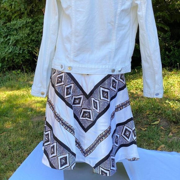 White House Black Market Aztec Silk Skirt WHBM Sz6 - Picture 9 of 13